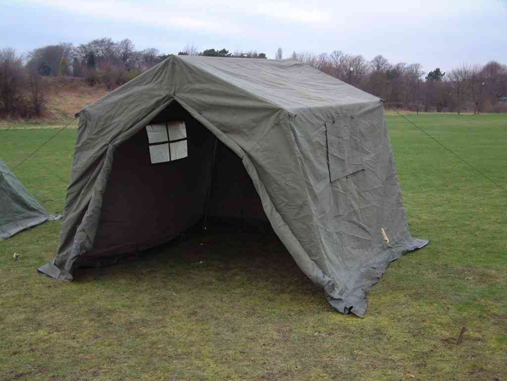 Canvas tents withstand strong winds, are sturdy and suitable for large groups.